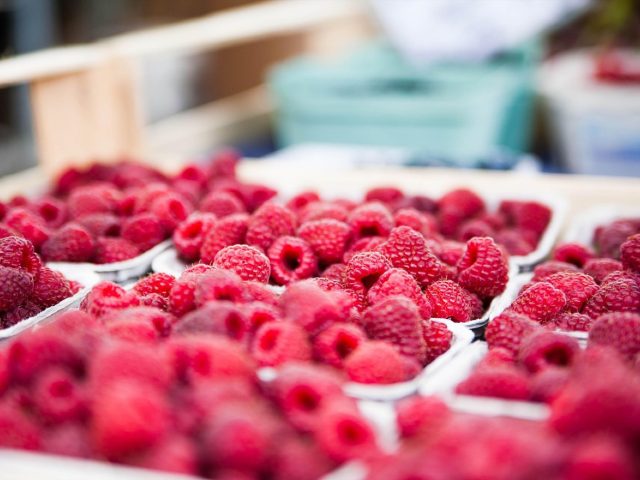 Marchés locaux et spécialités culinaires des Caraïbes
